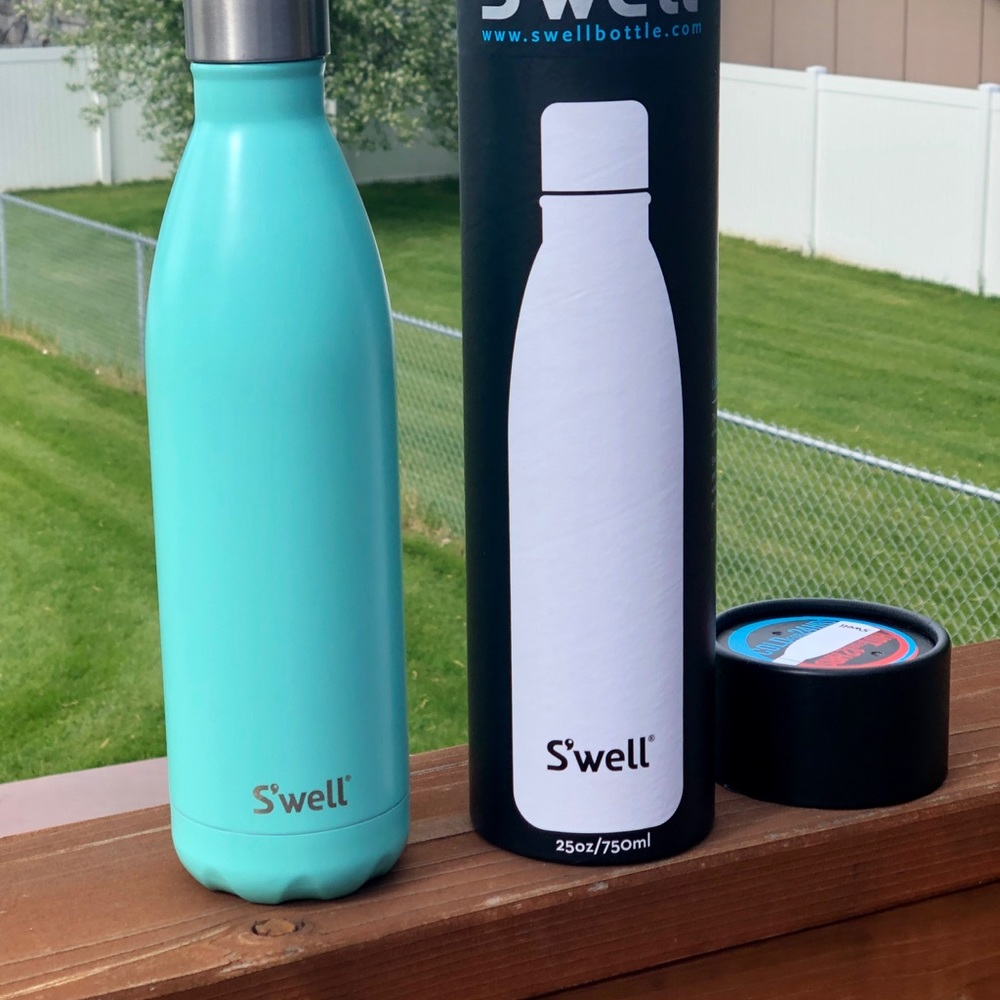 S'well Bottle 25 oz NWT - Turquoise Blue